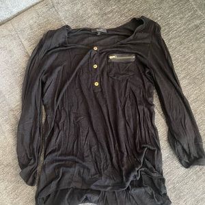 Light shirt color black